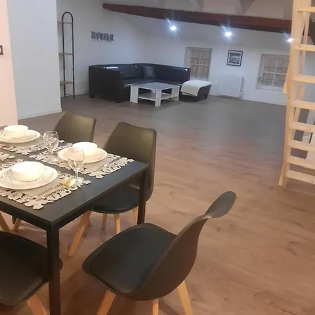 Les Charmes De Aparthotel Trévoux